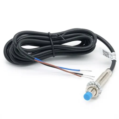 Inductive proximity switch 10-30 V NPN or PNP - 2mm switch distance