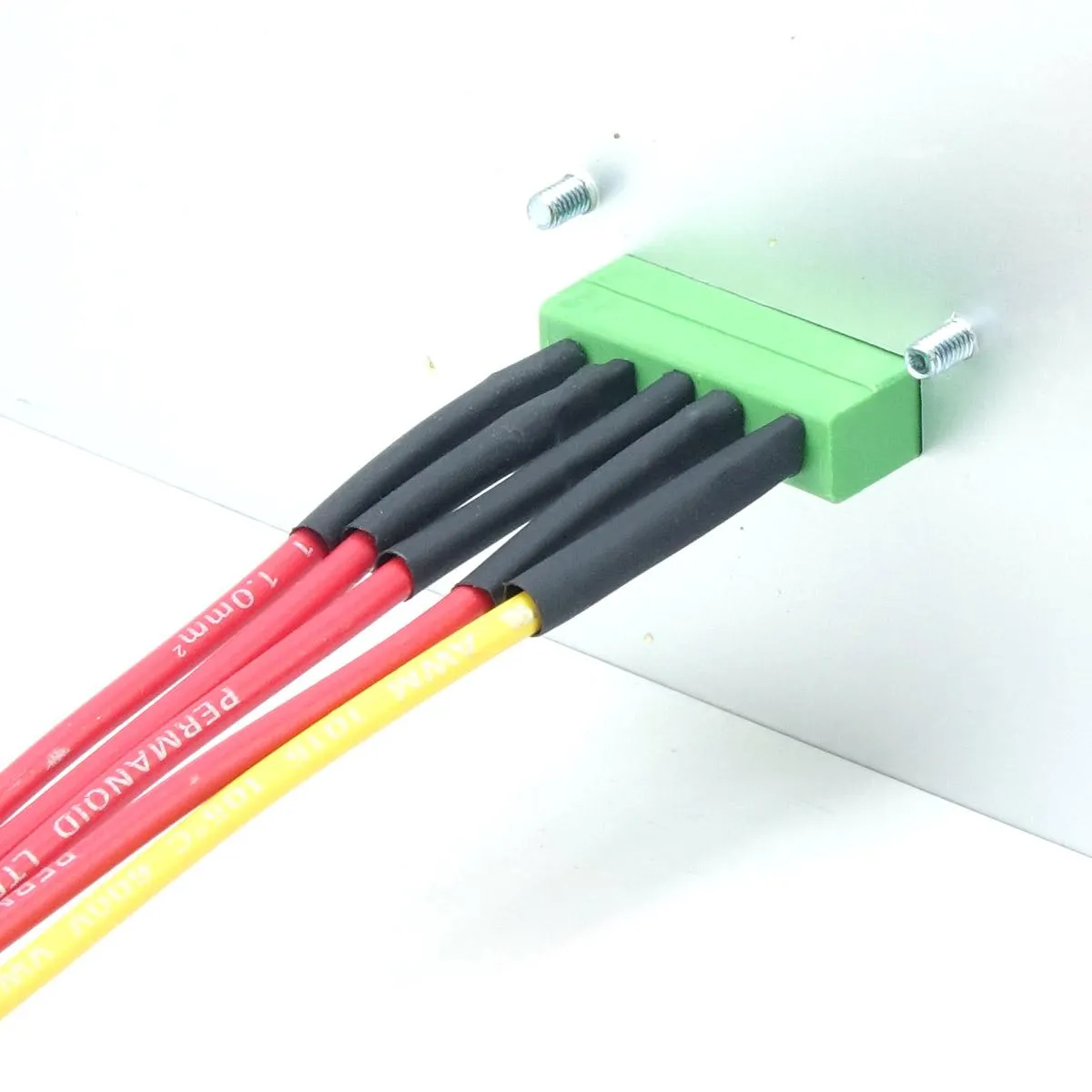 Plug-in terminal with locking 5-pole