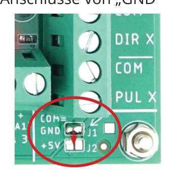 Lötbrücke: „COM“ von GND auf +5V umschalten